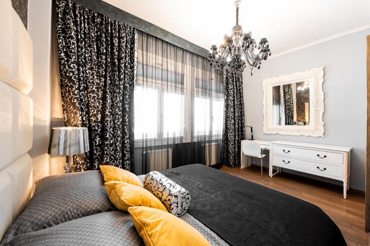 Premium Apt Kosice Center 3 Room 150M2 Hlavna Ulica Luaran gambar