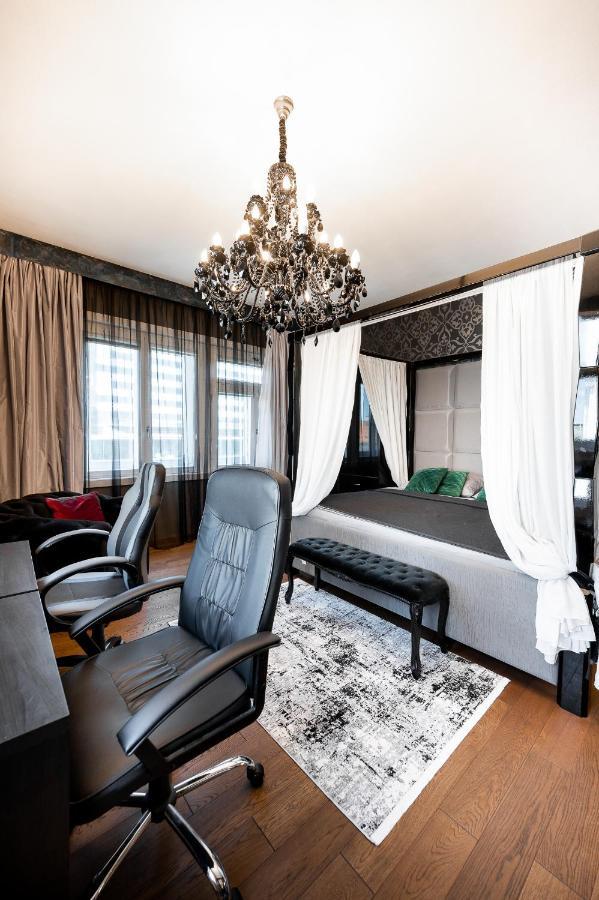 Premium Apt Kosice Center 3 Room 150M2 Hlavna Ulica Luaran gambar